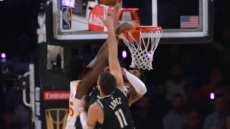 Μπακς - Χοκς 110-102: Έκανε τα πάντα ο Γιάννης στο Λας Βέγκας, στον τελικό του NBA Cup τα «Ελάφια»