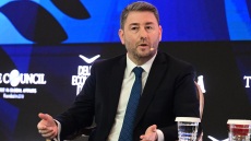 ΠΑΣΟΚ: Ανοίγει ταχύτητα με το βλέμμα στις δημοσκοπήσεις 