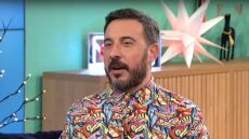 Ένκε Φεζολλάρι για τον πατέρα του: Τον κατανοώ αλλά δεν ξέρω αν τον έχω συγχωρήσει για τα τραύματα που μου δημιούργησε