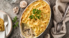 Πουρές: Πρωτεΐνες, φυτικές ίνες και γεύση στο φουλ με το πιο βελούδινο συνοδευτικό