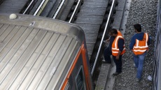 Άνδρας έπεσε από πεζογέφυρα στις γραμμές του ΗΣΑΠ στο Νέο Ηράκλειο - Νοσηλεύεται σε κρίσιμη κατάσταση ο τραυματίας