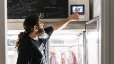 Μαραθιά 2.0: Ο Μαρίνος Σουράνης καινοτομεί μέσω της παράδοσης