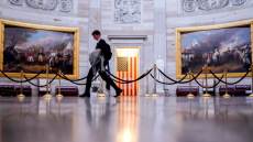 Αυξημένες οι πιθανότητες για «μερικό» shutdown στις ΗΠΑ, παρά τη συμφωνία που ανακοίνωσε ο Τραμπ 