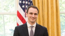 Ντόναλντ Τραμπ: Ο Ελληνοαμερικανός Μάικλ Κράτσιος, επικεφαλής για την Πολιτική Επιστήμης και Τεχνολογίας