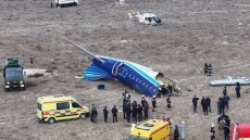 ΗΠΑ για συντριβή αεροσκάφους στο Καζακστάν: Υπάρχει πιθανότητα να καταρρίφθηκε από ρωσικά συστήματα αεράμυνας