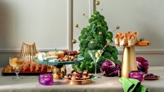 Γιορτινά καλέσματα: Με τι θα συνοδέψουμε τα κοκτέιλ μας;