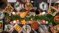 Savoir vivre στο τραπέζι: Από την προετοιμασία μέχρι το σερβίρισμα για να είναι όλοι ευχαριστημένοι