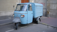 Ciao Piaggio Ape: Η Ιταλία αποχωρίζεται τα θρυλικά τρίκυκλα - Θα κατασκευάζονται πλέον στην Ινδία