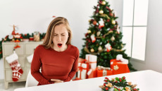 Καλωσορίστε τη νέα χρονιά «με το δεξί» – Και αποφύγετε 11 γιορτινούς κινδύνους υγείας