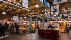 Η εμπειρία της βερολινέζικης αγοράς τροφίμων Marheineke Markthalle με έντονο το ελληνικό στοιχείο