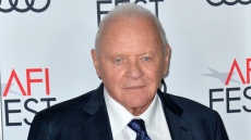 Άντονι Χόπκινς: Το μόνο πράγμα που παίρνουμε μαζί μας είναι η αγάπη που δίνουμε, έγραψε μετά την καταστροφή του σπιτιού του από τις πυρκαγιές