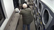 Ηλικιωμένος στη Βρετανία έδιωξε κλέφτη χρησιμοποιώντας ένα τζιν παντελόνι - «Τα έβαλε με λάθος άνθρωπο»