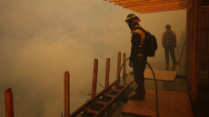 Σε ετοιμότητα ο αμερικανικός στρατός για την κατάσβεση των μεγάλων πυρκαγιών στο Λος Άντζελες