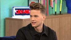 Θάνος Λάμπρου: Η αντίδρασή του όταν ενημερώθηκε για την πρόκρισή του στον εθνικό τελικό της Eurovision