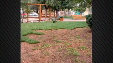 Ελληνικό: Έκλεψαν γκαζόν από παιδική χαρά - «Απορώ τι θα το κάνουν, θα βοσκήσουν πρόβατα;» αναρωτήθηκε ο δήμαρχος