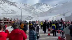 «Είδα 60 άτομα να πέφτουν» - Μαρτυρίες για το ατύχημα στο χιονοδρομικό κέντρο της Ισπανίας