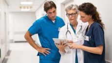 Υπουργείο Υγείας: Εξετάσεις και συνταγές πόρτα-πόρτα σε όλη τη χώρα - Πότε ξεκινά το νέο πρόγραμμα