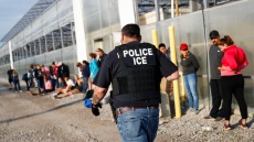 Πράκτορες της ICE έφαγαν σε μεξικάνικο εστιατόριο στη Μινεσότα και μετά συνέλαβαν το προσωπικό