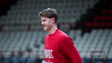 To look του στρατιώτη Γουόκαπ με το μουστάκι έκλεψε την παράσταση στο ΣΕΦ - Δείτε βίντεο με την... μεταμόρφωσή του 