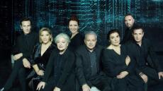 «Όμορφη Πόλη»: Η δυνατή καλλιτεχνική ομάδα της παράστασης - αφιέρωμα στον Μίκη Θεοδωράκη