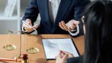 Ιλίσια: Συνελήφθη 56χρονος που προσποιούνταν τον δικηγόρο και αποσπούσε χρήματα από ανασφάλιστους εργαζομένους