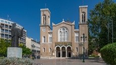 Αρχιεπίσκοπος Αναστάσιος: Συνεχίζεται το λαϊκό προσκύνημα στη Μητρόπολη - Την Τρίτη θα μεταφερθεί στην Αλβανία η σορός του