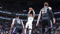 Μιλγουόκι «Παρέλαση» στη Γιούτα (125-110) με 70αρα από Αντετοκούνμπο-Λίλαρντ