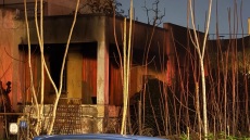 Τραγωδία από φωτιά σε εγκαταλελειμμένο σπίτι στον Κολωνό - Οι πυροσβέστες εντόπισαν μια σορό