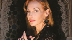 Η Ούτε Λεμπέρ στο θέατρο Παλλάς σε ένα άκρως πρωτότυπο ραντεβού με τη Μάρλεν Ντίτριχ