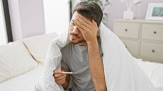 Μηνιγγίτιδα: Μπορεί να οδηγήσει σε θάνατο σε λίγες ώρες; Τα συμπτώματα και η πρόληψη