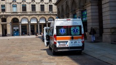 Δεκαεξάχρονη γέννησε στο σπίτι της στο Μιλάνο και έκρυψε σε κουβά στο μπαλκόνι το πτώμα του νεογνού