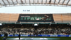 Μίμης Δομάζος: Πανό για τον «Στρατηγό» του Παναθηναϊκού στο ΟΑΚΑ - Φωτογραφίες 