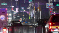 Φιλαδέλφεια: Χάος από τη συντριβή αεροσκάφους σε κατοικημένη περιοχή - Δείτε βίντεο