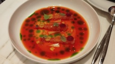 DOS: Ένα πολυσύνθετο restaurant bar μόλις προσγειώθηκε στην Νέα Παραλία Θεσσαλονίκης