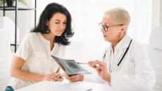 Καρκίνος: Πρόληψη και πρόσβαση σε καινοτόμες θεραπείες σώζουν ζωές – Το βίντεο του ΠΙΣ