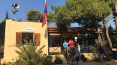  Ανοίγουν οι κατασκηνώσεις στον Άγιο Ανδρέα για φιλοξενία κατοίκων των Κυκλάδων