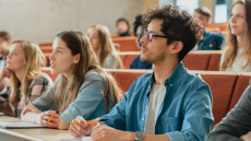 Μηνιγγίτιδα: Γιατί αφορά άμεσα φοιτητές και στρατιώτες – Τι πρέπει να γνωρίζουμε