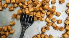 Θεσσαλονίκη: Πού τρώμε τρίγωνα, αρμενοβίλ, εργολάβους και απίθανα σιροπιαστά