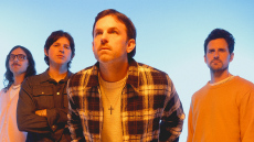 Kings of Leon: Το δημοφιλές ροκ συγκρότημα έρχεται για πρώτη φορά στην Αθήνα για συναυλία 