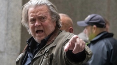  Ο Στιβ Μπάνον δήλωσε ένοχος για υπεξαίρεση και απέφυγε τη φυλακή