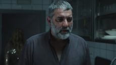 Γιάννης Οικονομίδης: Στα τέλη του 2025 βγαίνει η νέα του ταινία «Σπασμένη φλέβα» - Πρωταγωνιστεί ο Βασίλης Μπισμπίκης