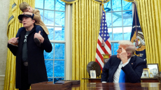 Τα μηνύματα του Μασκ από το Οβάλ Γραφείο: Με τον γιο του δίπλα του, υπερασπίστηκε τις περικοπές και την εξουσία του