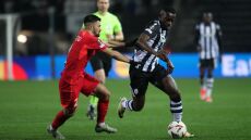 Εφιάλτης για τον ΠΑΟΚ των 10 παικτών που ηττήθηκε 2-1 στην Τούμπα από την Στεάουα - Δείτε τα γκολ