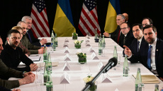 Διάσκεψη του Μονάχου: Θέλουμε «διαρκή» ειρήνη ανάμεσα σε Ρωσία και Ουκρανία, είπε ο Βανς - Οι Ουκρανοί να κάνουν τη διαπραγμάτευση, λέει ο Μακρόν