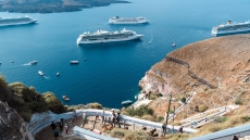 Τι θα συμβεί με τις κρουαζιέρες στη Σαντορίνη – Οι προκλήσεις για τις εταιρείες 
