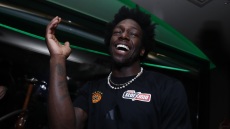 Ο Κέντρικ Ναν τραγούδησε Πέγκυ Ζήνα και «Δεν θα πας πουθενά» στο πάρτι για την κατάκτηση του Κυπέλλου