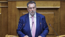 Αναγνωρίζω το λάθος μου, λέει ο Παναγιωτόπουλος του ΣΥΡΙΖΑ μετά τις ύβρεις σε Μητσοτάκη και τις ειρωνείες σε Ανδρουλάκη