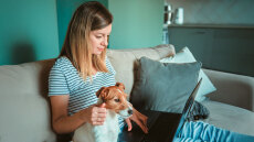  Singles: Γιατί ολοένα και περισσότεροι Έλληνες λένε «πιο καλή η μοναξιά»  - Οι φυλές των εργένηδων