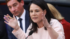 Διαρκής ειρήνη στην Ευρώπη μπορεί να υπάρξει μόνο με την Ευρώπη, λέει η Μπέρμποκ