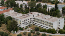 Έγκλημα στο ψυχιατρικό νοσοκομείο στο Δαφνί - Τρόφιμος σκότωσε με γυαλί μια ασθενή